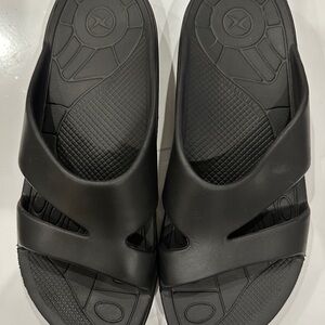 Aetrex Lynco Sandals